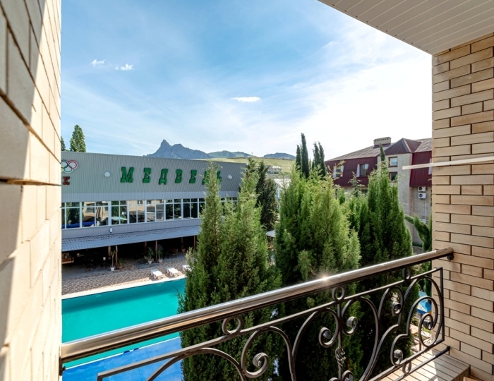 Полулюкс - Отель «Медведь Резорт» Коктебель